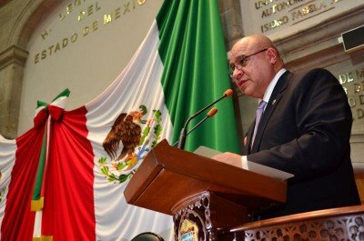 AARON URBINA TRIBUNA