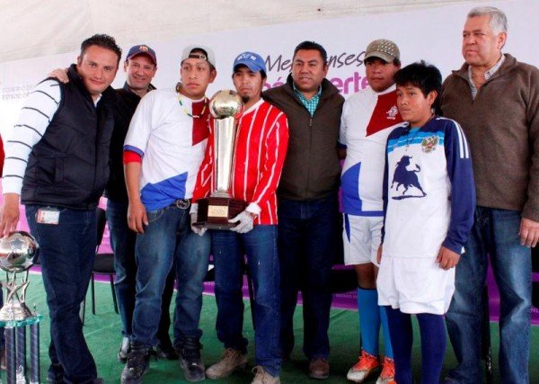 BRAULIO ALVAREZ CAMPOS DE FUTBOL