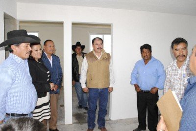 VICENTE ESTRADA ENTREGA CASAS