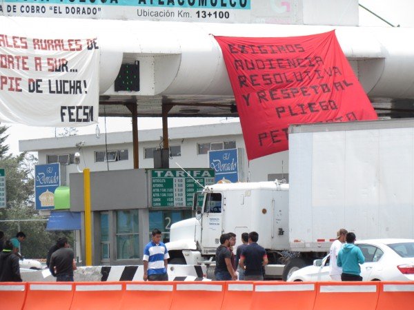 ALUMNOS DE TENERIA TOMAN CASETA