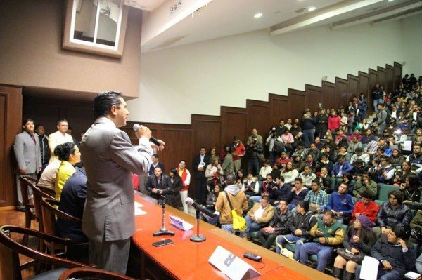 JUAN RODOLFO DEBATE UAEM 01