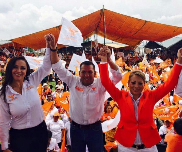 MAURICIO Y ESMERALDA CIERRE DE CAMPANA