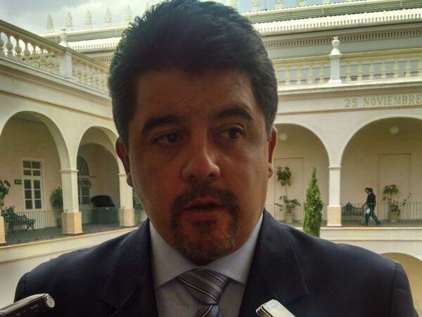 RICARDO JOYA BECAS UAEM RECORTADO