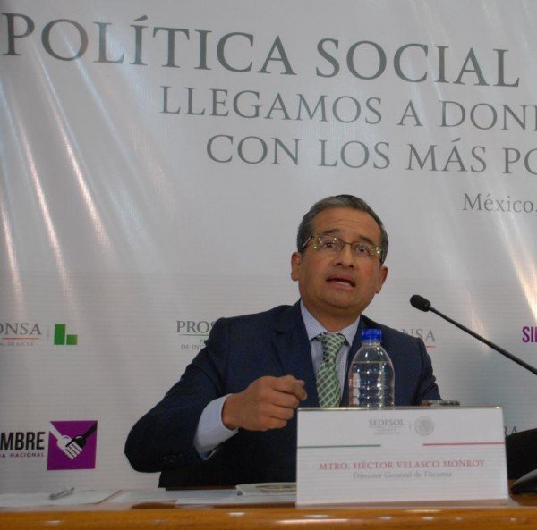HECTOR VELASCO 2 MIL TIENDAS