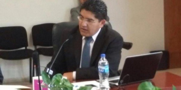 FRANCISCO NAVA SE RESISTE