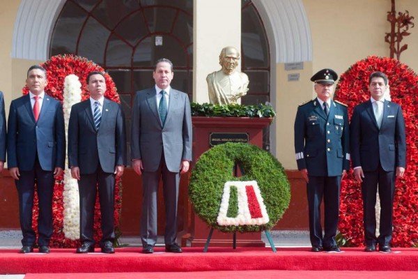 DIPUTADOS PARTICIPAN EN ACTOS DEL DIA DE LA INDEPENDENCIA 2015
