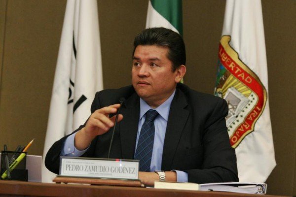 PEDRO ZAMUDIO NO BAJARAN SALARIOS