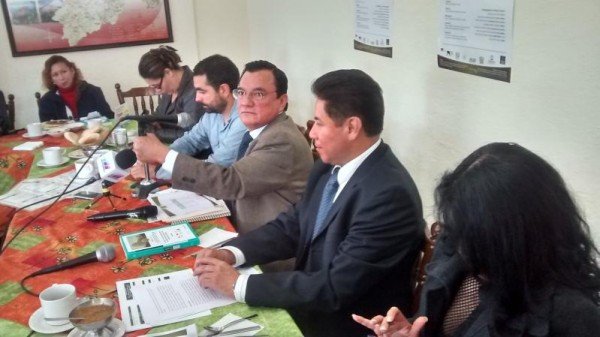 JACIEL MONTOYA SENECTOS NO TIENEN PARA VIVIR SU VEJEZ