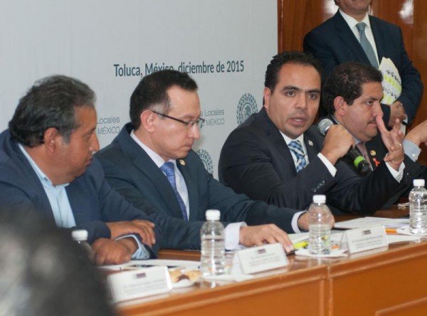 APRUEBAN MODIFICAR NOMBRE DE PILA EN COMISIONES