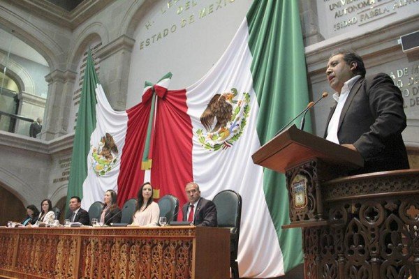 JAVIER SALINAS EN TRIBUNA