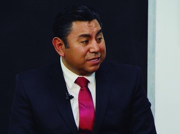 POSTERGAN ENTREGA DEL TEATRO MORELOS