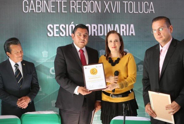 RECIBE TOLUCA PREMIO INAFED