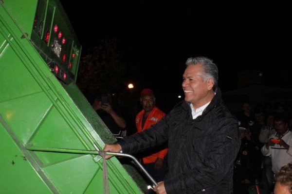 BANDERAZO RECOLECCION DE BASURA NOCTURNO 01