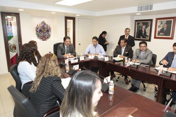 APRUEBAN PRESUPUESTO 2016