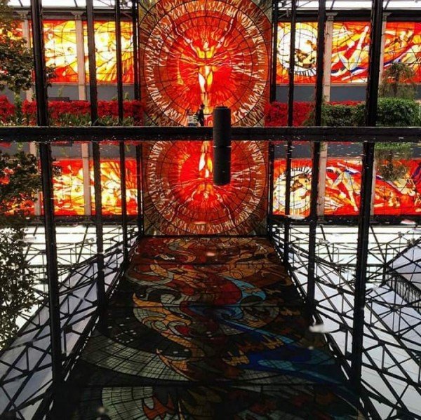 COSMOVITRAL ENTRADA EL HOMBRE