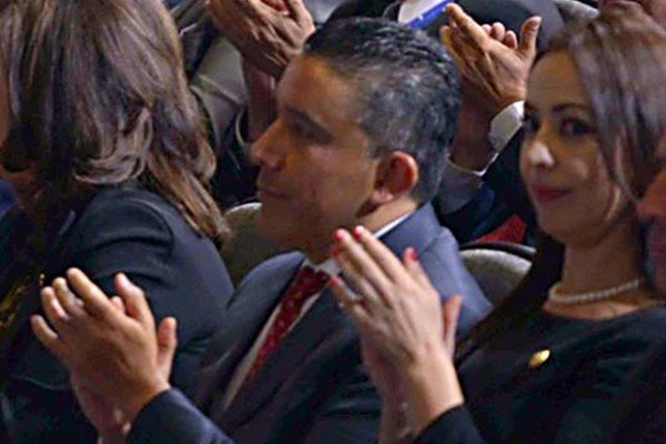 RECONOCEN DIPUTADOS DEL PRI A ERUVIEL