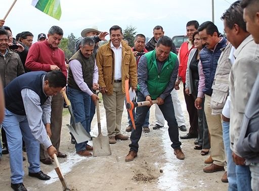 INICIA OBRAS MANUEL CASTREJON EN ACAHUALCO