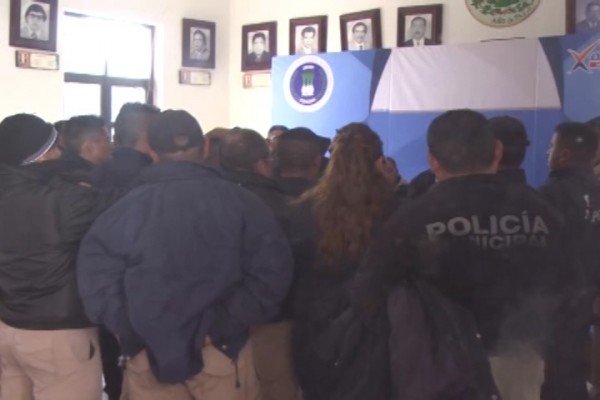 PARAN LABORES POLICIAS DE XONACATLAN
