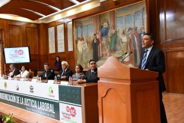 CRUZ ROA POLITICA LABORAL DE ERUVIEL AVILA