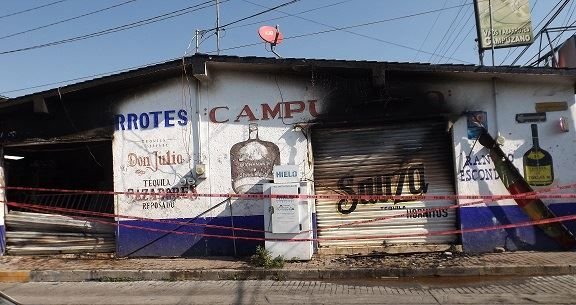 SE QUEMA ESTABLECIMIENTO DE ABARROTES EN TEJUPILCO