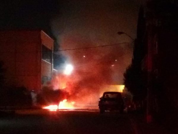 INCENDIAN CAMIONETA DEL DIPUTADO FRANCISCO ROJAS