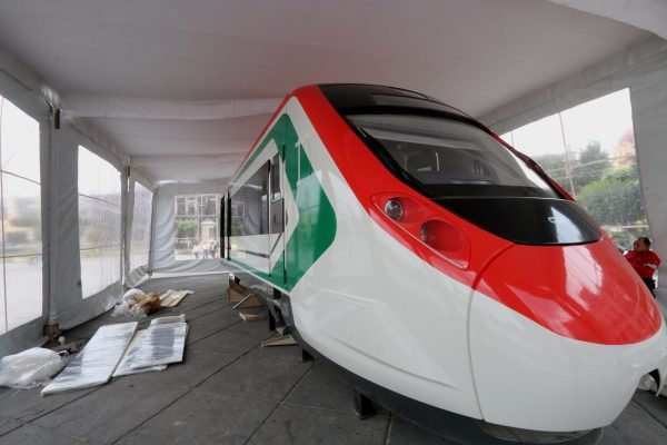 MAQUETA TREN INTERURBANO