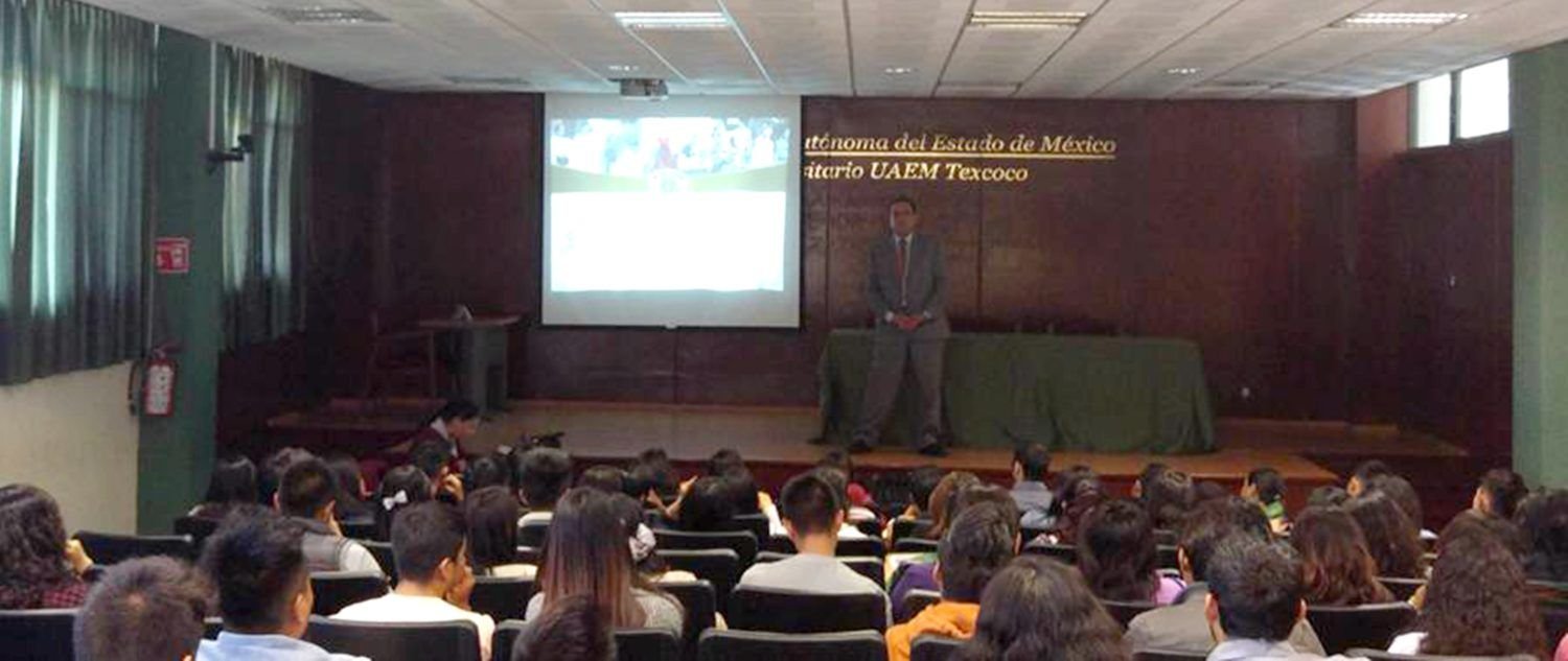 TRABAJO AUDITORIO ALUMNOS UNIVERSITARIOS