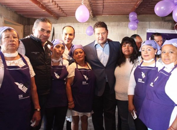 Delegados federales llevan apoyos a vecinos del municipio de Naucalpan de Juárez.