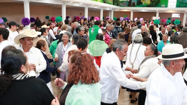 Con motivo del Día del Adulto Mayor, que se celebra el 28 de agosto.