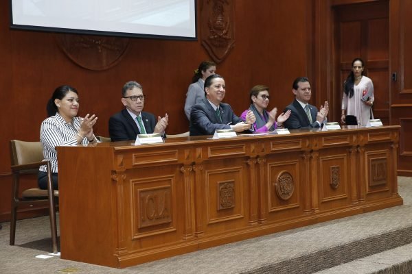 El rector Jorge Olvera García puntualizó que www.uaemex.mx está llamada a proyectarse como uno de los medios de mayor impacto para la promoción del quehacer universitario en el ámbito nacional e internacional.