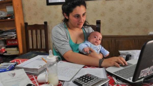 “En el mejor de los casos algunas de estas adolescentes consiguen un empleo, en otros son apoyadas por sus padres o son casadas a la fuerza con el que las embarazó”